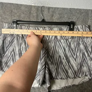 Smartwool Woman XL Gray Patterned lightweight running Shorts‎ thumbnail 3