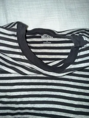 Hollister Baby Tee thumbnail 2