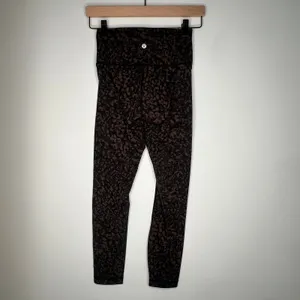 Lululemon Wunder Under High Rise Tight Size 4 thumbnail 5
