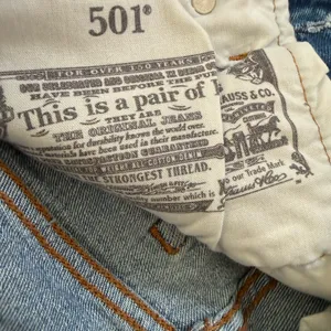 Levi's 501 Original Womens Shorts Classic Blue Jean Shorts Size 24 Distressed thumbnail 9