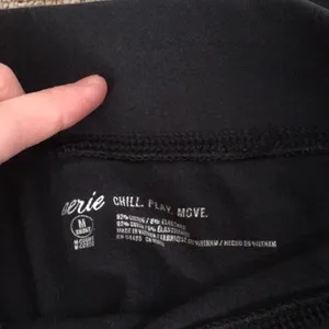 Aerie black skinny‎ work out pants size medium thumbnail 3