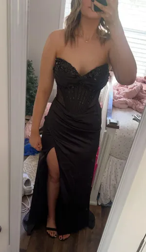 Prom Dress thumbnail 2