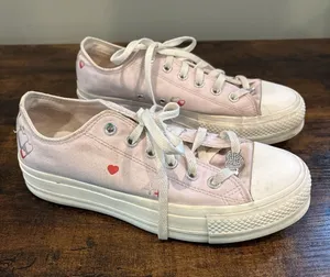 Converse Women's Chuck Taylor All Star Lift Platform Sneakers 8.5 Valentines Day thumbnail 1
