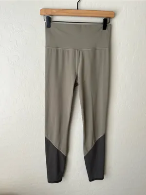 Vuori High Rise Colorblock Studio Leggings Light Oregano Green medium thumbnail 7