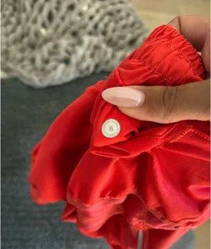 Red Lululemon Low-Rise Hotty Hot 2.5" thumbnail 4