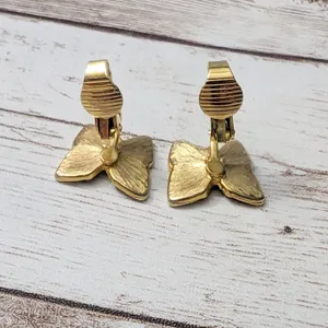 Vintage Clip On Earrings - Black & Gold Tone Butterfly - Clip Repair Needed thumbnail 4