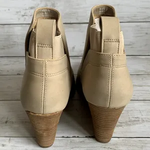 NWT DV by‎ Dolce Vita Gerdy Wedge Ankle Bootie in Beige thumbnail 6