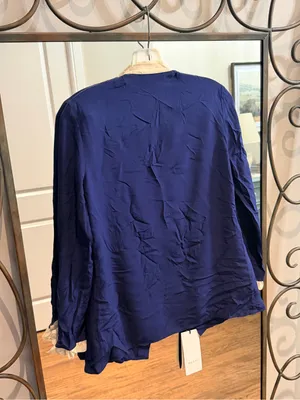 Gucci Navy Silk Blouse with Cream Contrast Trim size 38 US 2 - Missing Buttons thumbnail 5