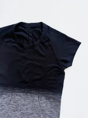 lululemon Swiftly Tech Top Size 4 - Black and Gray Space Dye thumbnail 4