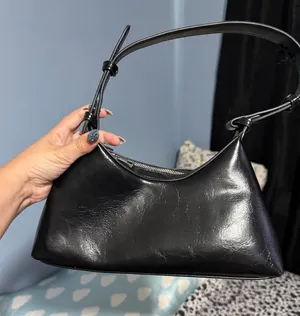 Black purse thumbnail 1