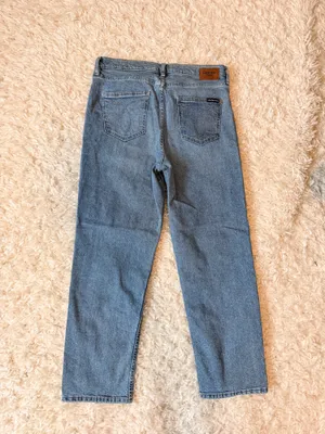 Calvin Klein Straight Leg High-Rise Jeans thumbnail 4