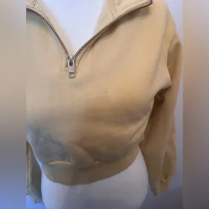 Aritzia TNA CozyFleece Half Zip Crop Sweatshirt Extra Small Yellow thumbnail 3
