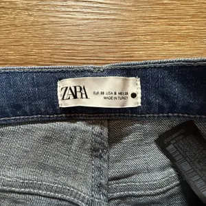 Zara Jeans Women's 6 Blue Mid Rise Straight Slim Stretch Denim EU 38 Minimalist thumbnail 2
