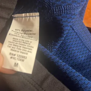 BEYONDYOGA sport bra size medium thumbnail 4