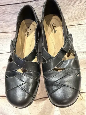 Clarks Bendables Womens 7 Black Leather Mary Jane Shoes Adjustable Strap thumbnail 1