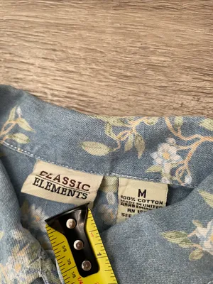 Classic Elements | blue floral button down shirt size medium thumbnail 2