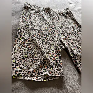 AMERICAN EAGLE Cheetah Print Soft Biker Shorts Women’s Sz M EUC thumbnail 2