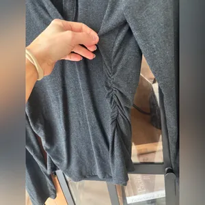 Madewell Side Cinch Long Sleeve Polo Top sweater vneck collar charcoal ruched thumbnail 5