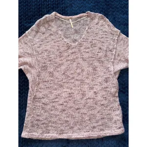 Free People Women's Pink‎ Oversized Sweater Size Small thumbnail 3