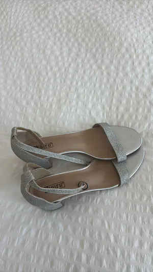 Silver Heels size 10 thumbnail 4