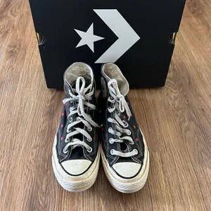 CONVERSE all Star Chuck Taylor hi top black kiss lip embroidered lace up shoes 7 thumbnail 7
