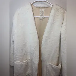 Sadie & Sage Women’s‎ Cozy White Faux Fur Midi Coat Size XS thumbnail 2