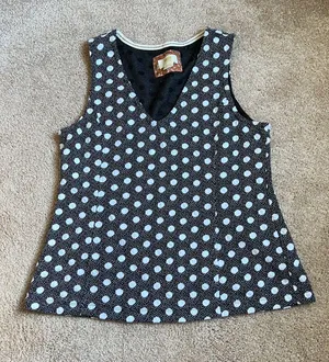Anthropologie Black Jacquard Polka Dot V Neck Sophisticated Tank. Size L thumbnail 1