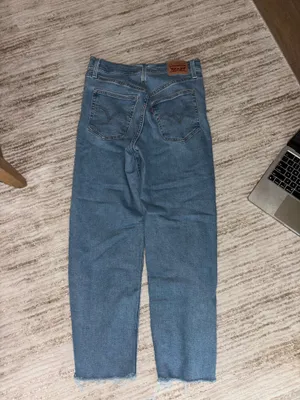 Levi’s Ribcage Straight Jeans thumbnail 3