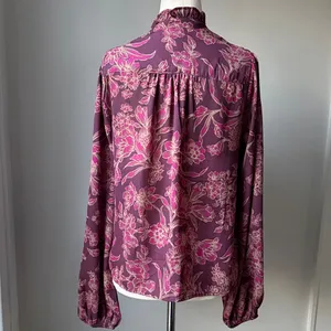 Everlane Evereve Plum Blouse with Pink Floral Print Size Small Relaxed Tie Neck top thumbnail 3