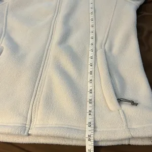 The North Face White Zip-Up Fleece Jacket Size Medium. Cream thumbnail 13