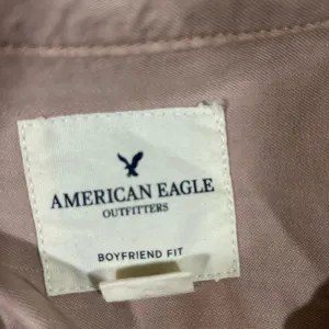 American Eagle Button Down Shirt Boyfriend Fit Women’s SM‎ Taupe PREOWNED thumbnail 8