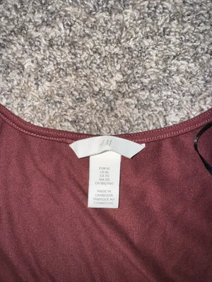 H&M Top Burgundy Long Sleeve thumbnail 2