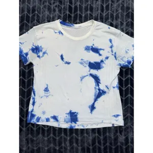 Lululemon Women's Train to Be Short Sleeve Regatta Blue Tie Dye Sz 6 thumbnail 2