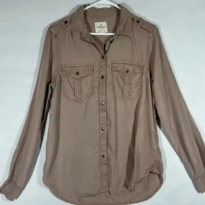 American Eagle Button Down Shirt Boyfriend Fit Women’s SM‎ Taupe PREOWNED thumbnail 1