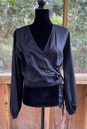 Modcloth Women's Black Long Sleeve Wrap Blouse Size XL. NEW thumbnail 1