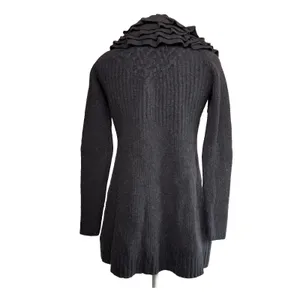 Tahari Long Cardigan Sweater Jacket 100% Merino Wool Size Small Gray Ruffle Snap thumbnail 3