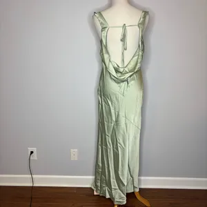 SHEIN - Green Cowl Neck Dress With Open Back thumbnail 4
