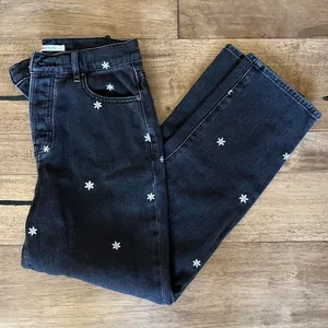 PacSun Black White Daisy Embroidered High Raise Straight Jeans thumbnail 2