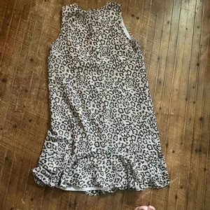 Loft Ann Taylor cheetah ruffled hem travelcore S dress thumbnail 3