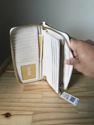 Michael Kors Wallet thumbnail 4