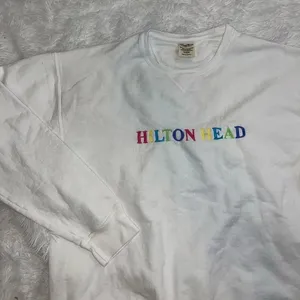 Hilton Head White Crewneck Comfort Colors Embroidered Sweatshirt size Medium thumbnail 2