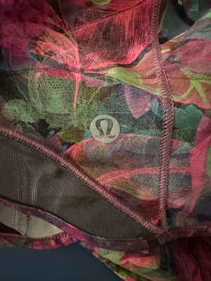 Lululemon Shorts Hotty Hot 4" thumbnail 4