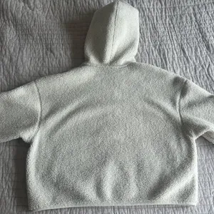 Uniqlo Sherpa Cozy Cream Cropped Pullover thumbnail 4