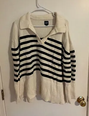 Gab striped V-neck sweater thumbnail 1