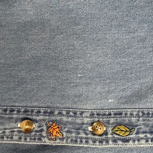 Vintage 2000 Warner Bros Tweety Bird Fall Button Down Denim Shirt thumbnail 7