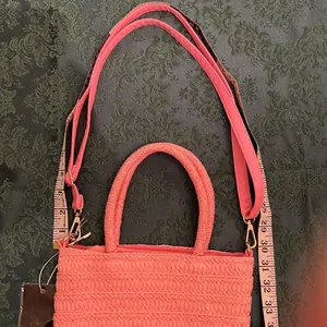 Crossi NWT pink woven straw handbag with handles and removable crossbody strap thumbnail 7