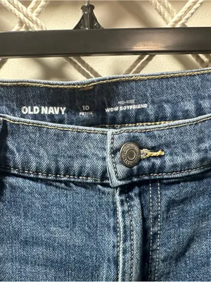 Old Navy Women's Boyfriend Jeans - Medium Blue Wash thumbnail 3
