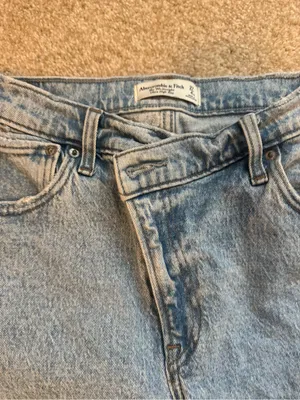 Abercrombie Cross over waist Jean thumbnail 2