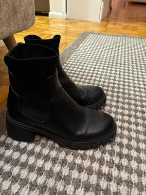 Steve Madden Chelsea boots thumbnail 2