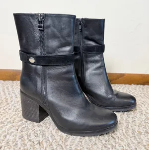 Coach and Four Black Leather Ankle Boots Made in Italy Block Heel Zipper Size 6M thumbnail 1